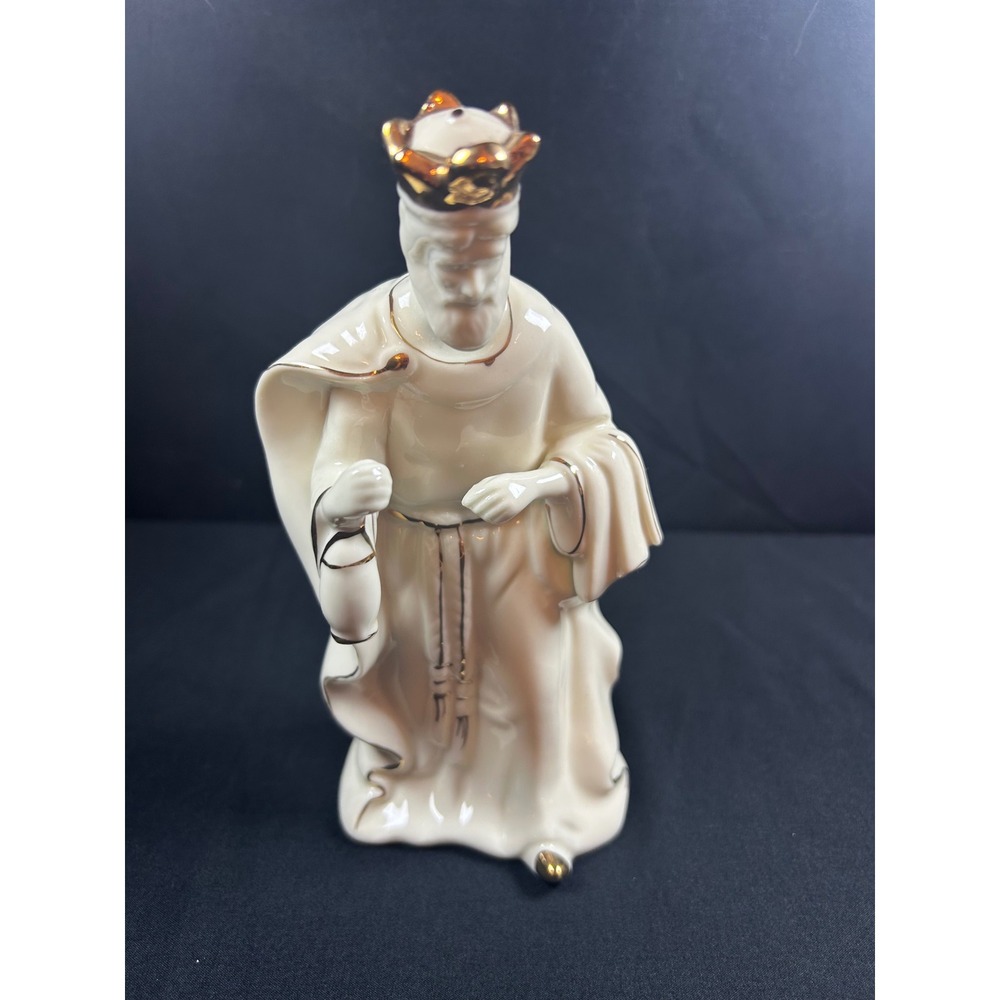Vintage Ceramic Wise Man Nativity Figurine‎ Gold Crown Robe Lantern Holiday Lane